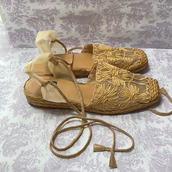 Stuart Weitzman lace up espadrilles size 9B - Picture 2 of 15